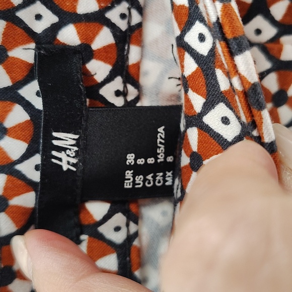 H&M Medallion Cropped Retro Pixie Pant Size 8 Zip Side rust White And Navy Color - Picture 5 of 8